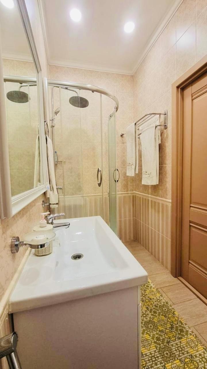 Altyn Aparthotel Астана Екстериор снимка