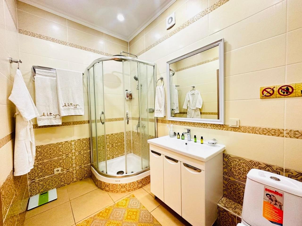 Altyn Aparthotel Астана Екстериор снимка
